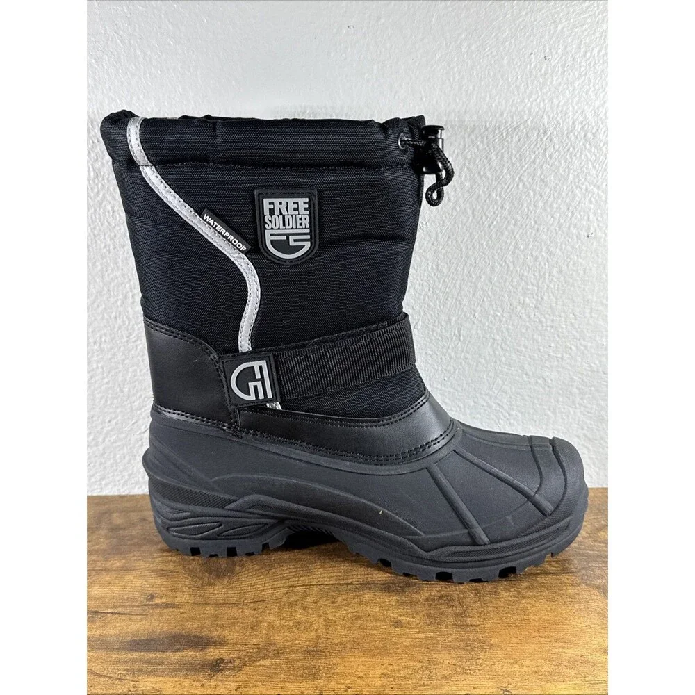 Free soldier Mens Snow Boots Insulated Waterproof Size 7 New W/ Defects